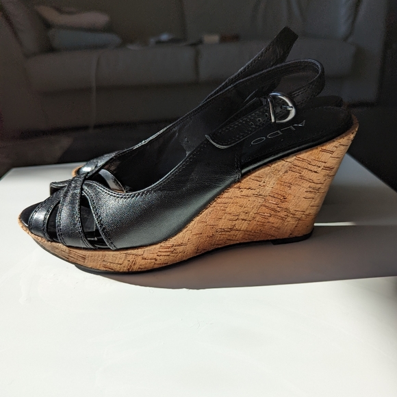 Aldo Wedge Sandals - Picture 4 of 4